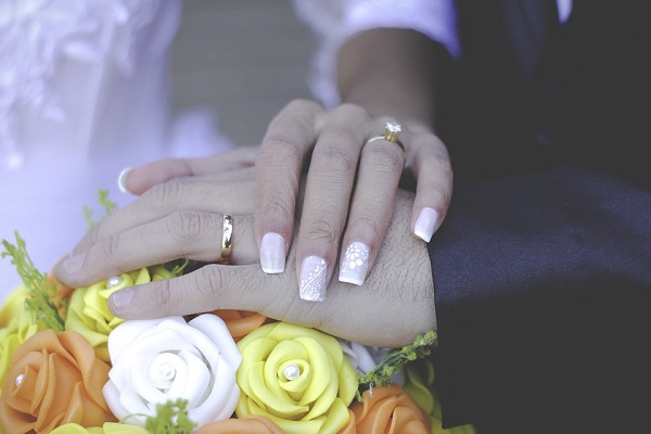 結婚指輪のダイヤありかなしかで後悔しない為の選び方を解説